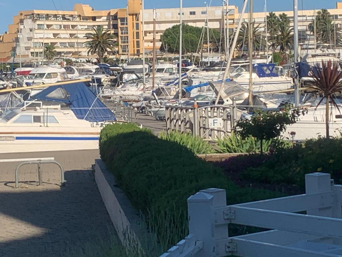 Marina Love Agde Bagian luar foto